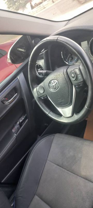 Thumbnail 11 of 2018 TOYOTA Corolla SE